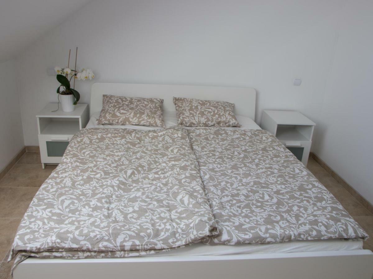 Apartman U Fuxu Zleby Exterior photo